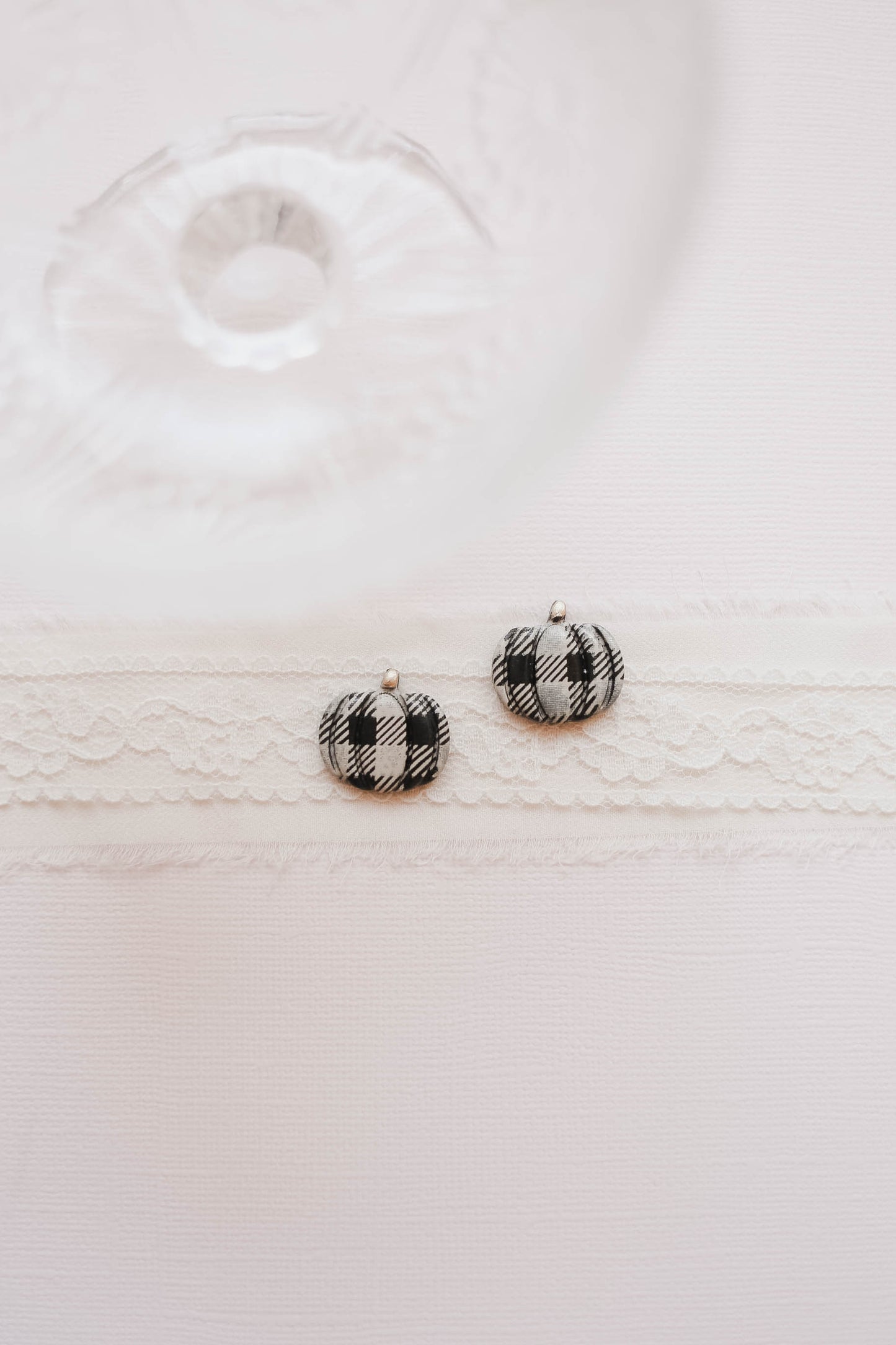 Black Gingham Pumpkin Stud