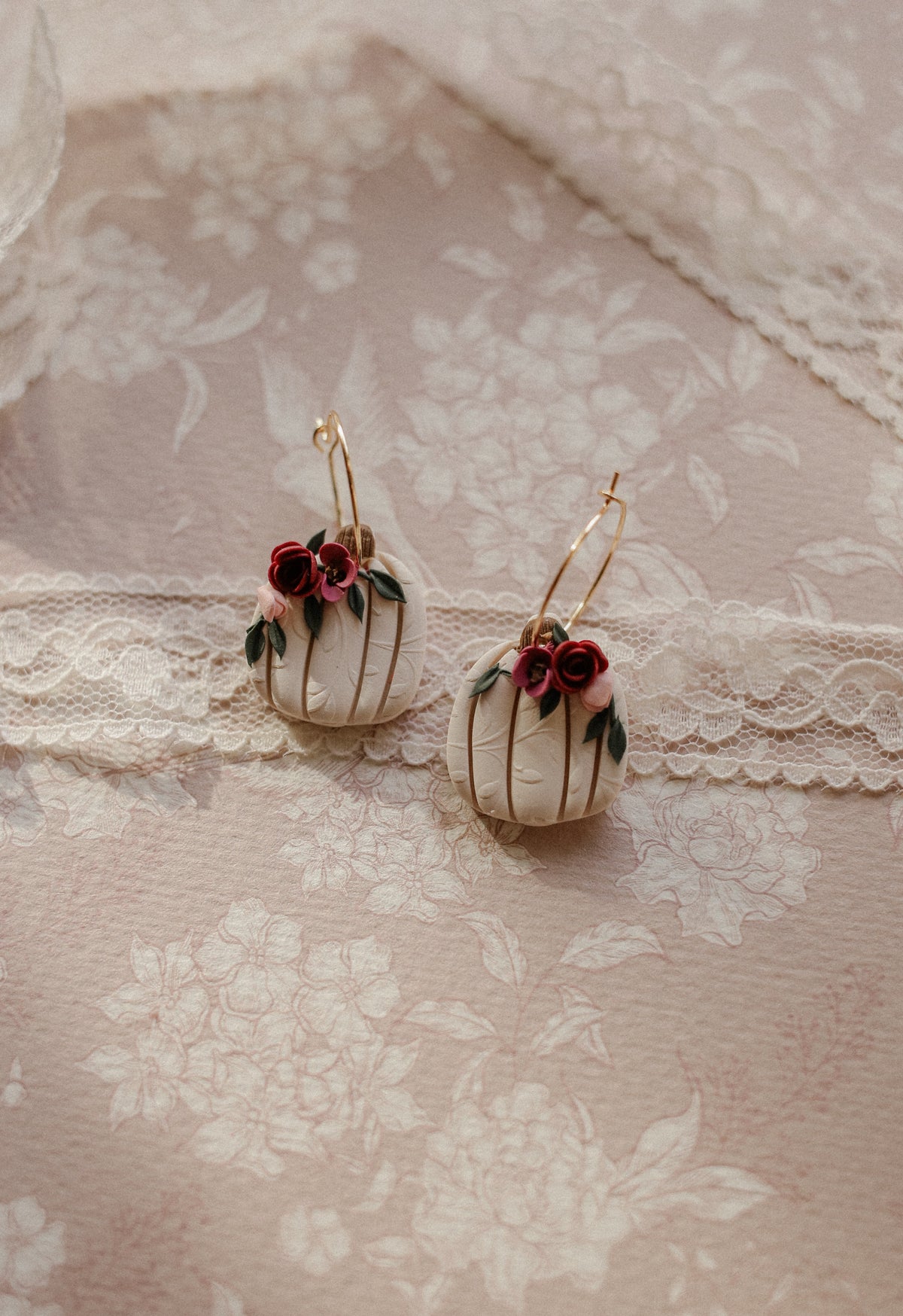 Rose Garden White Pumpkin Hoops
