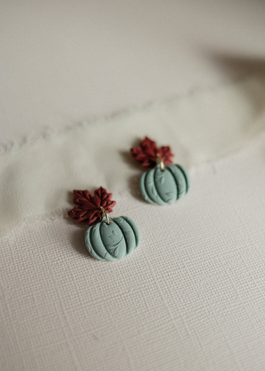 Maple Leaf Pumpkin Duo